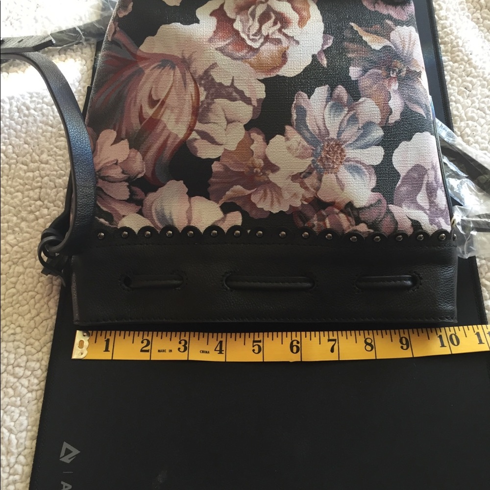 Isabella Fiore grey gardens drawstring crossbody, rare - Picture 11 of 11